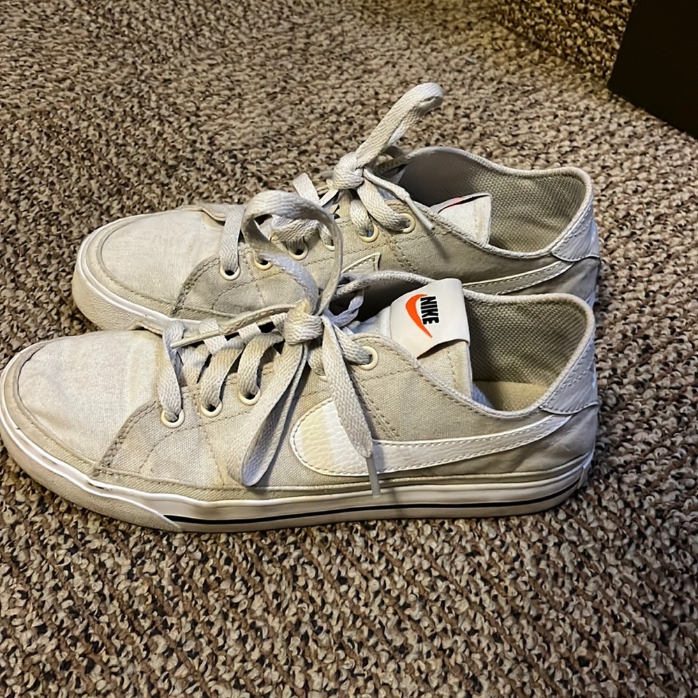 nike sneaker flats